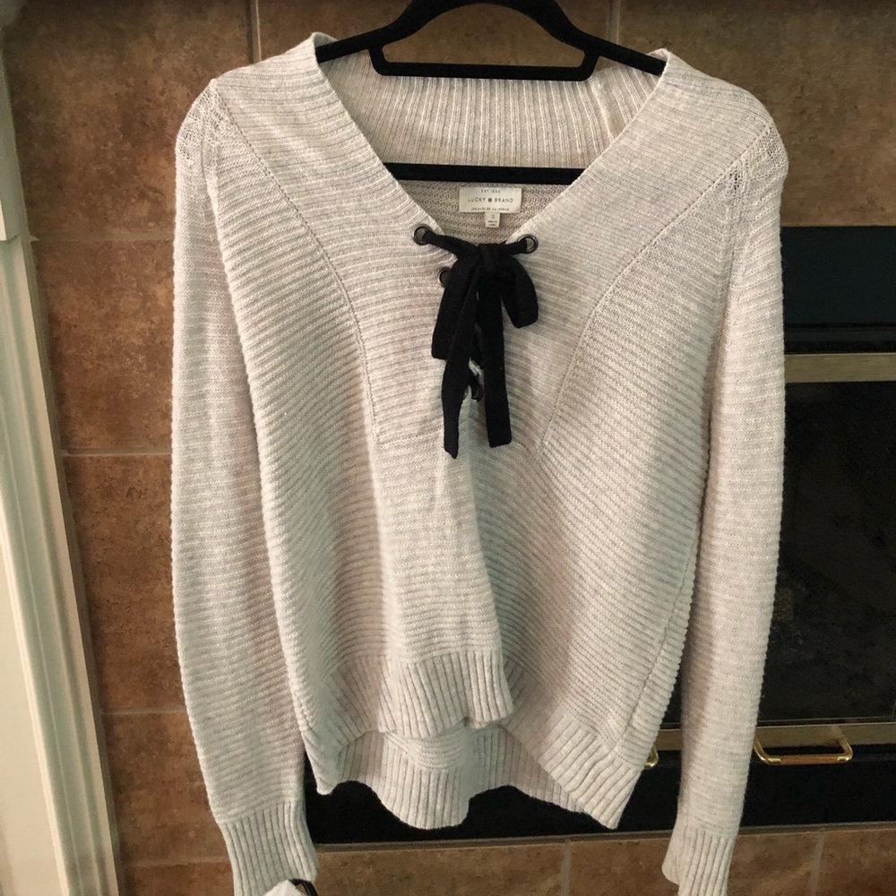 Cream Lucky Brand sweater